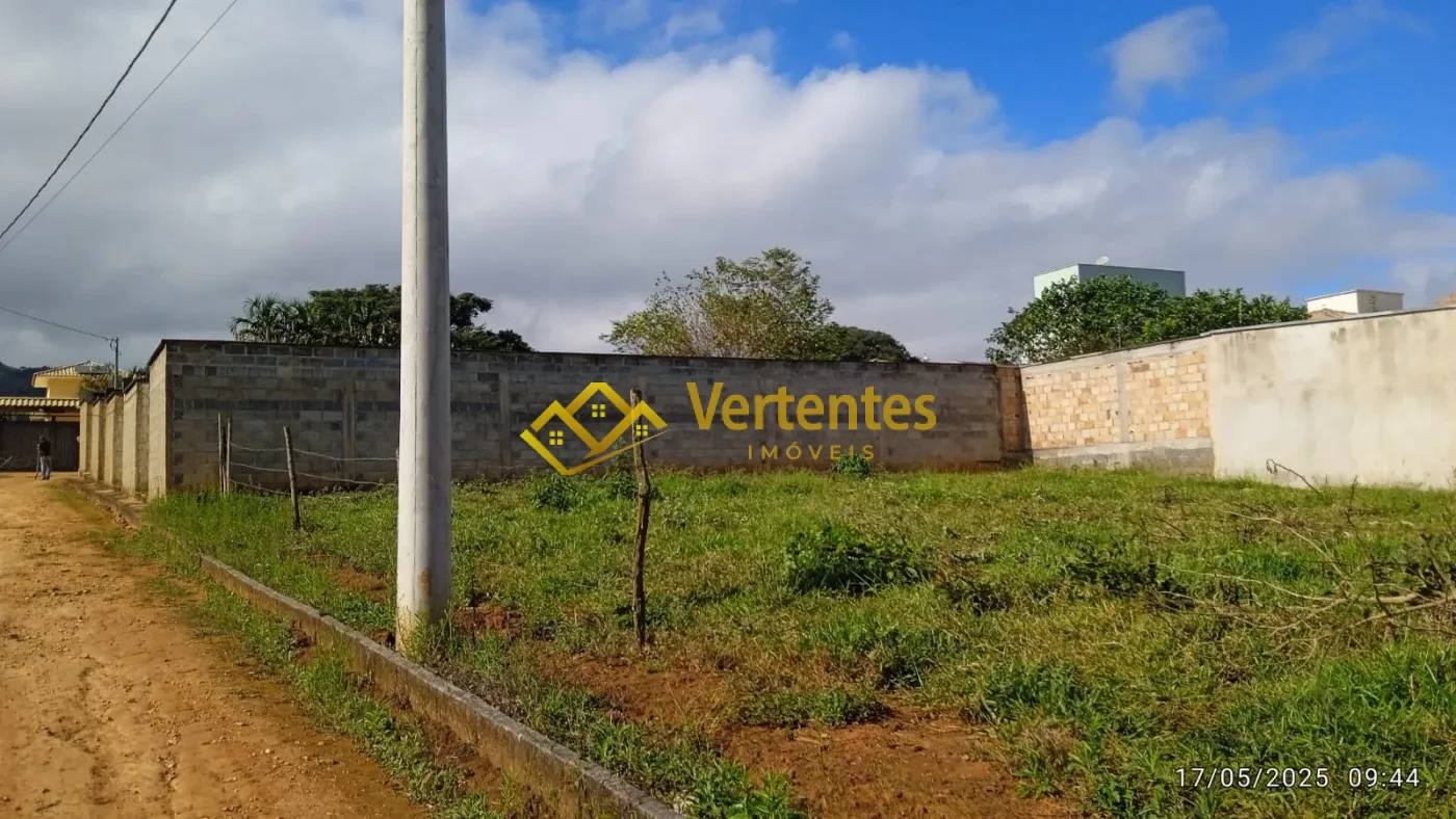 Imagem de Lote deslumbrante com área verde • Colõnia de Marçal