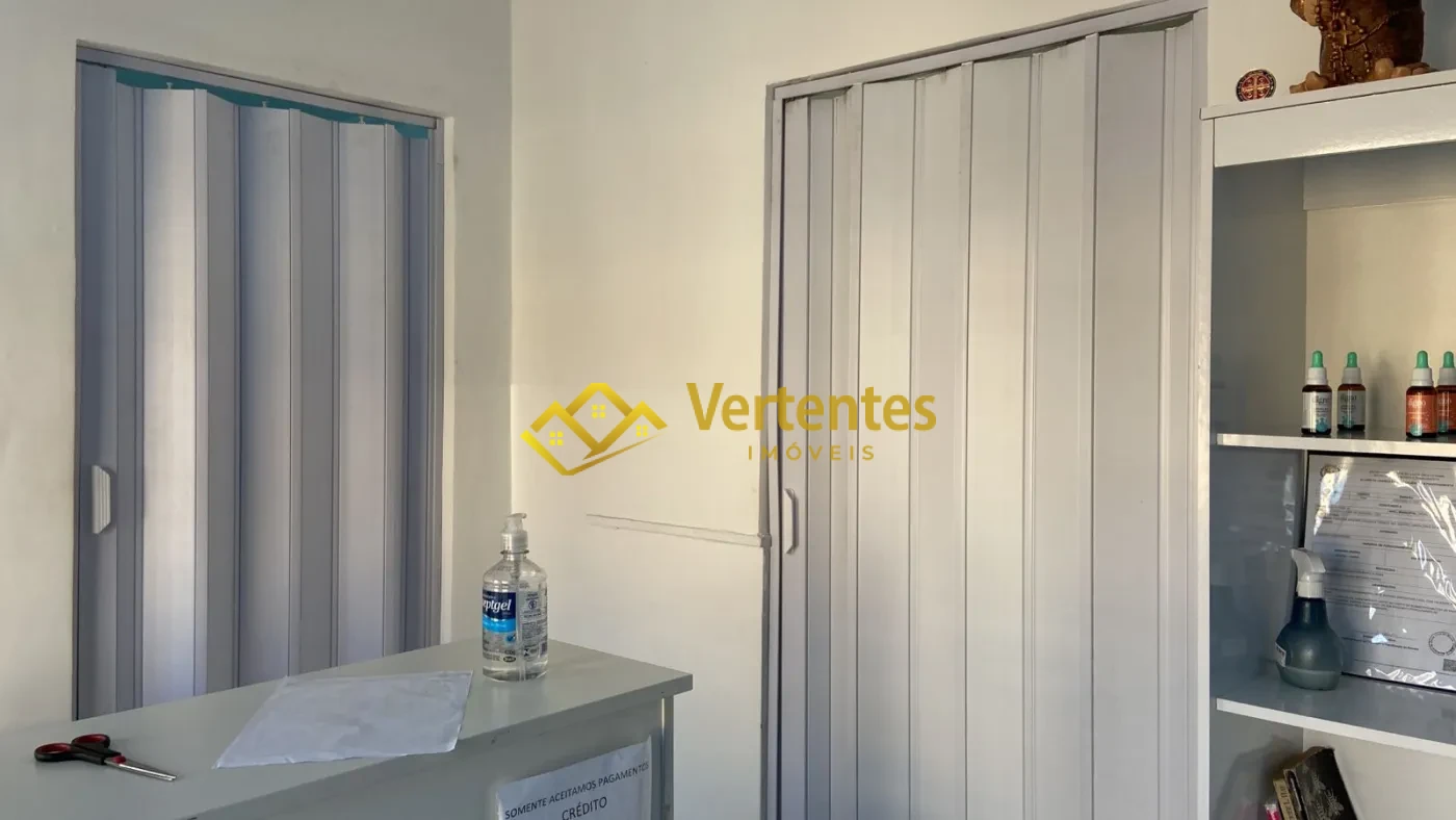 Imagem de Oportunidade! Casa Comercial para Aluguel em Ponto Estratégico de Santa Cruz de Minas!