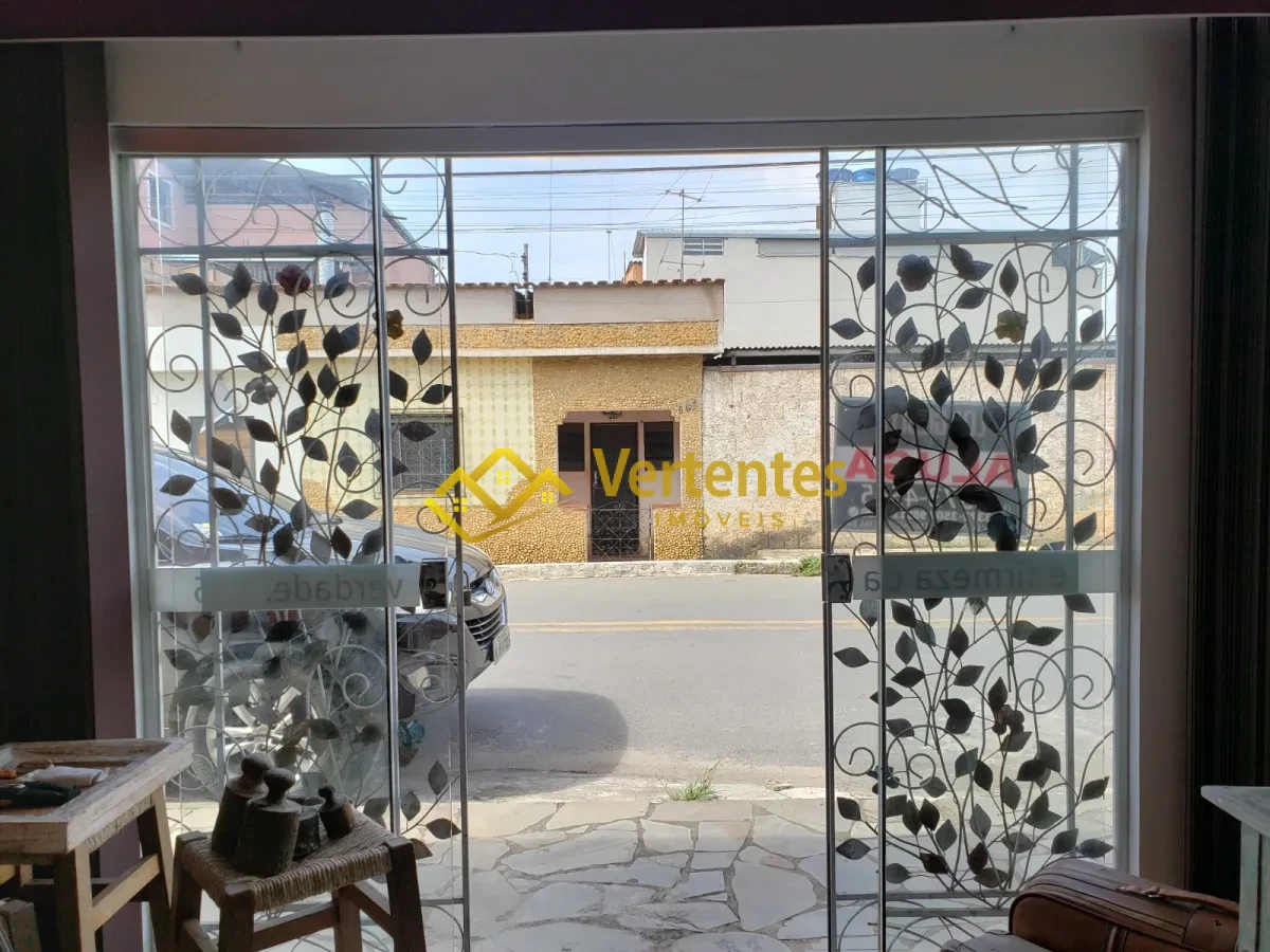Imagem de Oportunidade! Casa Comercial para Aluguel em Ponto Estratégico de Santa Cruz de Minas!