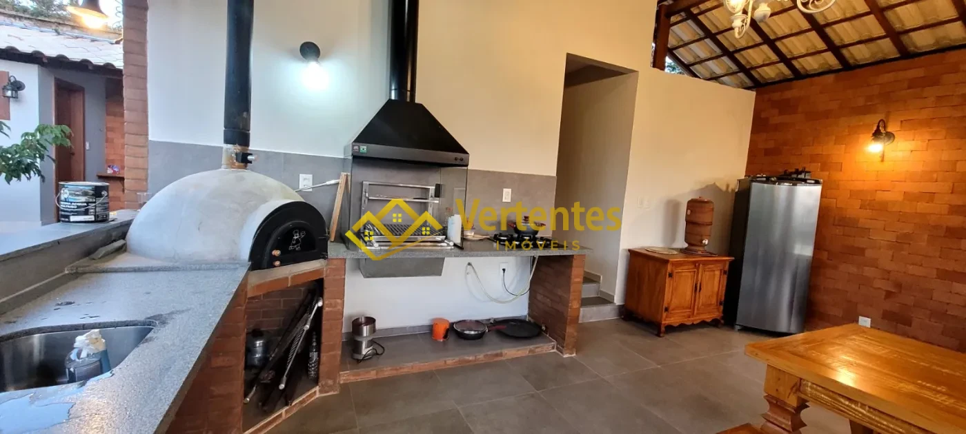 Imagem de Seu Refúgio de Luxo em Colônia do Marçal – 425m² Construídos!