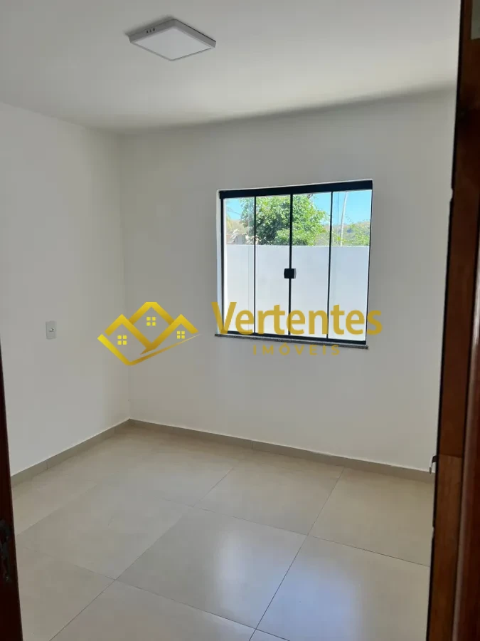 Imagem de Oportunidade Única: Casa com 2 Quartos e 2 Vagas na Cidade Universitária!