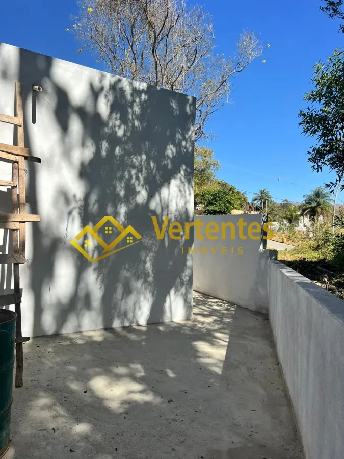 Imagem de Oportunidade Única: Casa com 2 Quartos e 2 Vagas na Cidade Universitária!