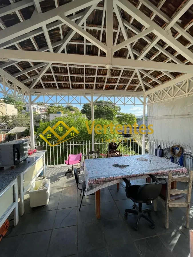 Imagem de Conjunto de 2 Casas + Loja no Centro Histórico de São João del-Rei!