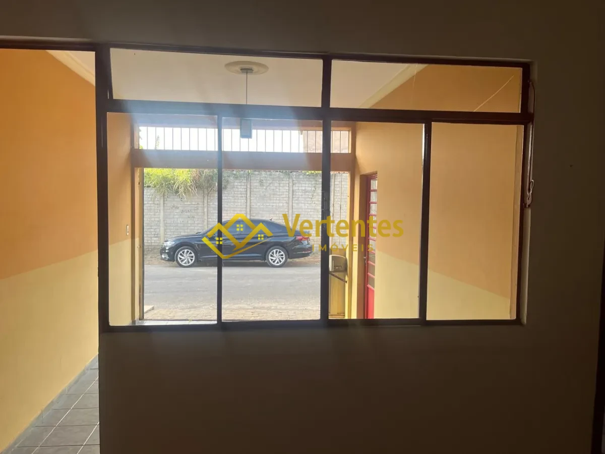 Imagem de Oportunidade! Casa com 3 Quartos para Alugar na Colônia de Marçal!