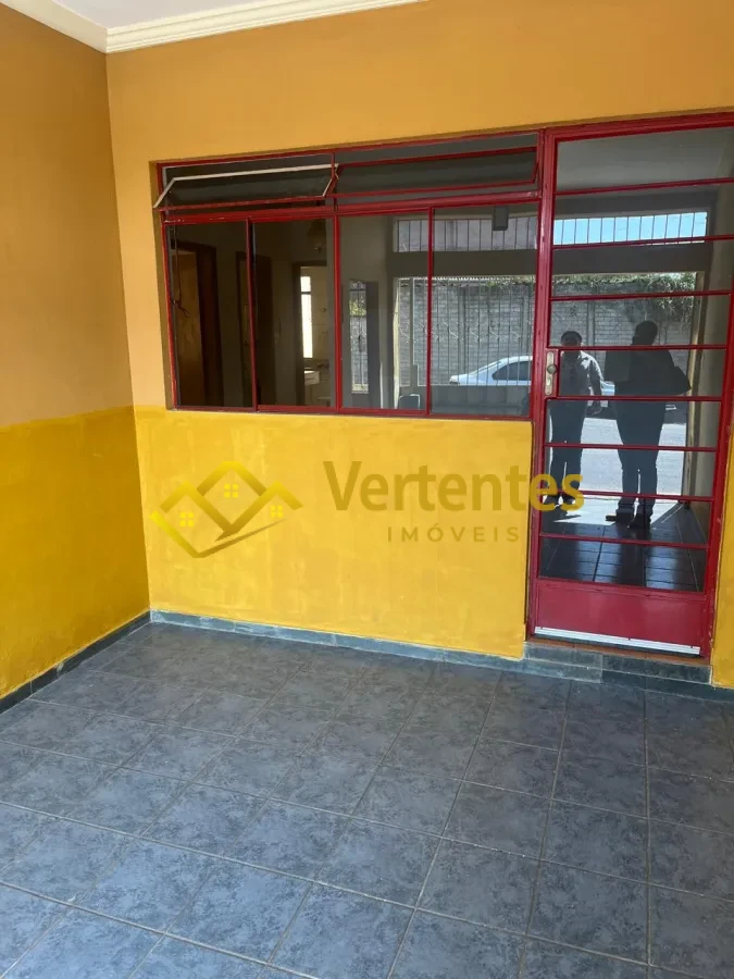 Imagem de Oportunidade! Casa com 3 Quartos para Alugar na Colônia de Marçal!