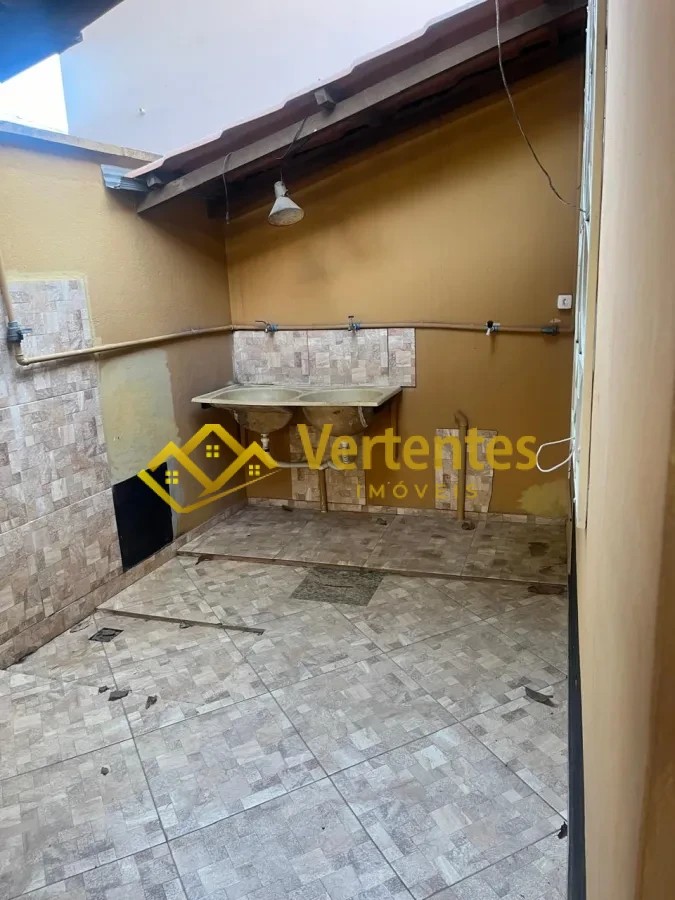 Imagem de Oportunidade! Casa com 3 Quartos para Alugar na Colônia de Marçal!