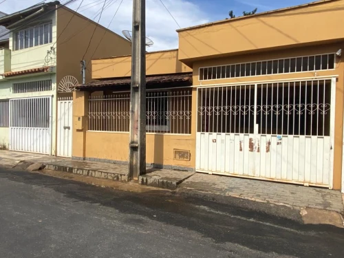 Imagem de Oportunidade! Casa com 3 Quartos para Alugar na Colônia de Marçal!