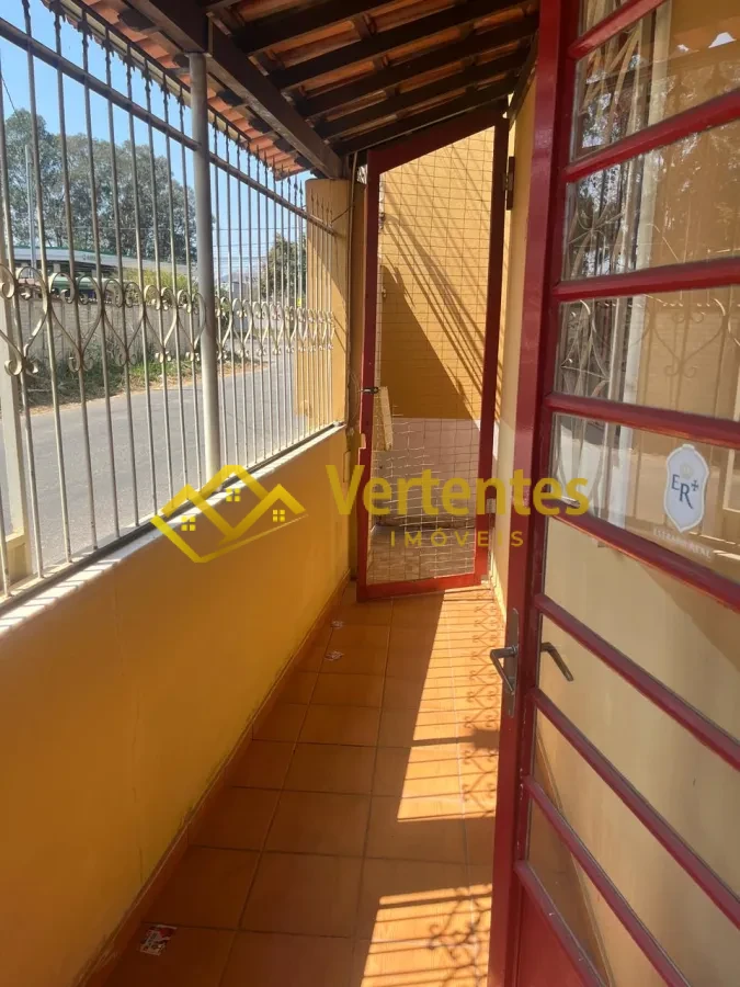 Imagem de Oportunidade! Casa com 3 Quartos para Alugar na Colônia de Marçal!