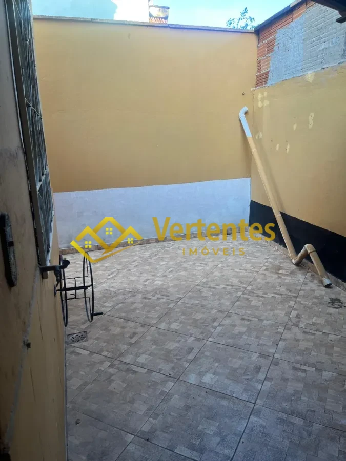 Imagem de Oportunidade! Casa com 3 Quartos para Alugar na Colônia de Marçal!