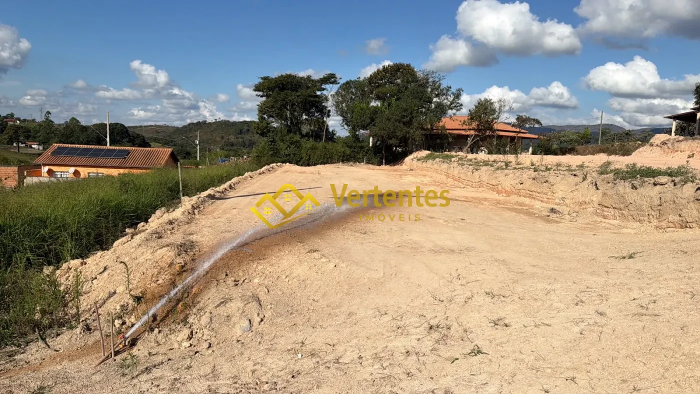 Imagem de 🌿 Excelente Terreno com 1.400 m² e Dois Patamares Prontos para Construção!