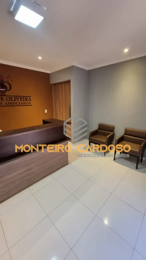 Imagem de Prédio Comercial Com Energia Solar