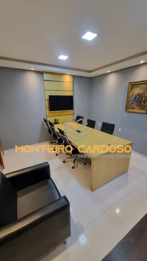 Imagem de Prédio Comercial Com Energia Solar