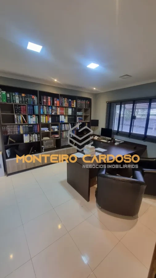 Imagem de Prédio Comercial Com Energia Solar