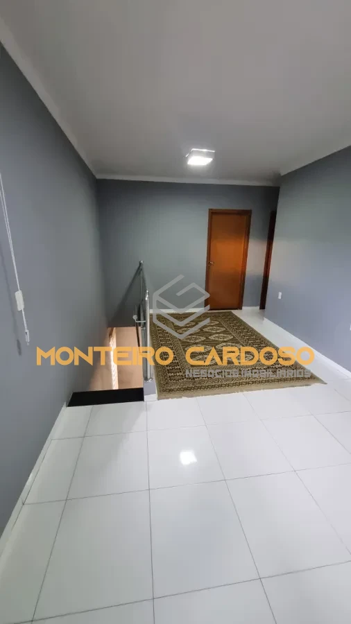 Imagem de Prédio Comercial Com Energia Solar