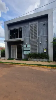 Imagem de Prédio Comercial Com Energia Solar