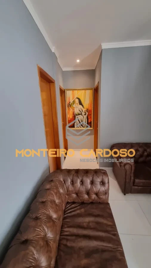 Imagem de Prédio Comercial Com Energia Solar