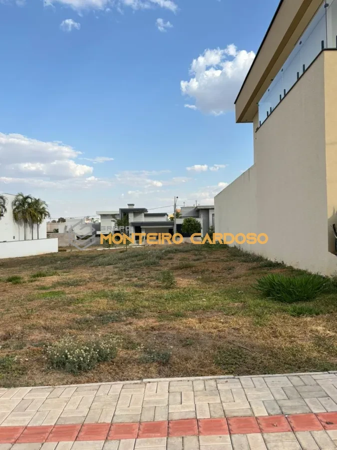 Imagem de terreno em condomínio fechado - Vila Toscana