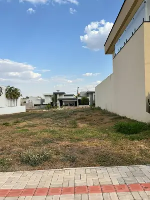 Imagem de terreno em condomínio fechado - Vila Toscana