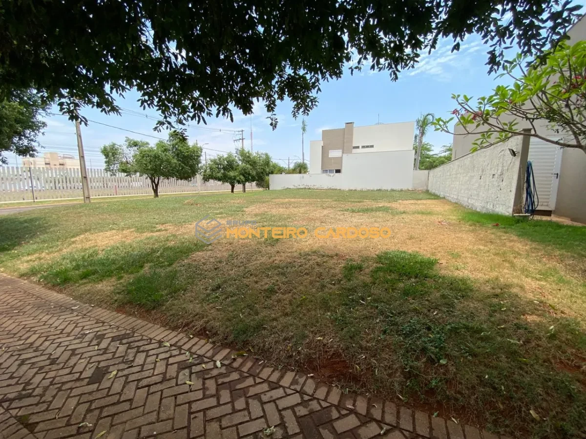Imagem de terreno a venda - Condomínio Village do Cerrado