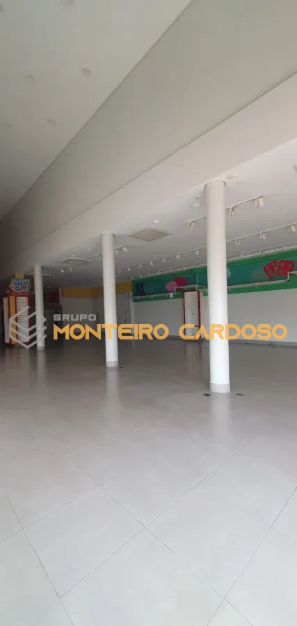 Imagem de Salão comercial na Lions Internacional