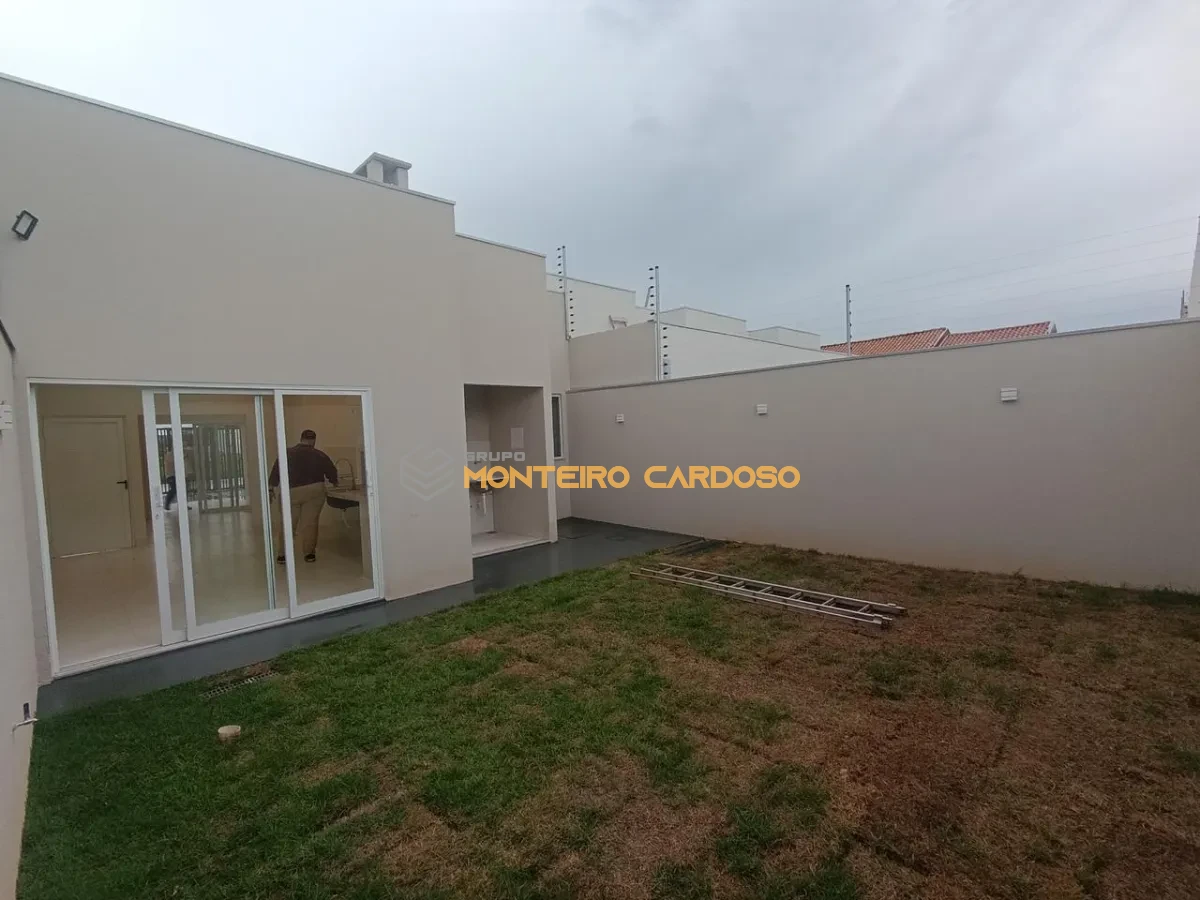 Imagem de Casa Padrão - Sagrada Família - Rondonópolis/MT