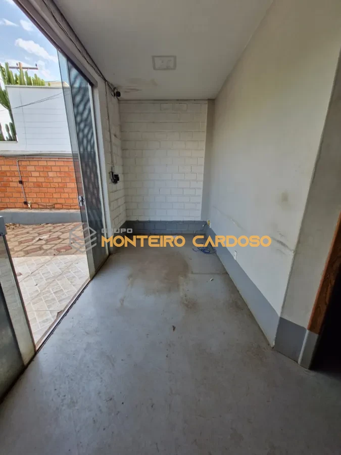 Imagem de Barracão – Avenida dos Estudantes