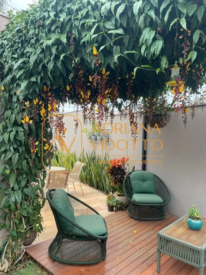 Imagem de Excelente casa em condomínio com 3 quartos, sendo 1 suíte,  piscina, quintal, area gourmet, jardim