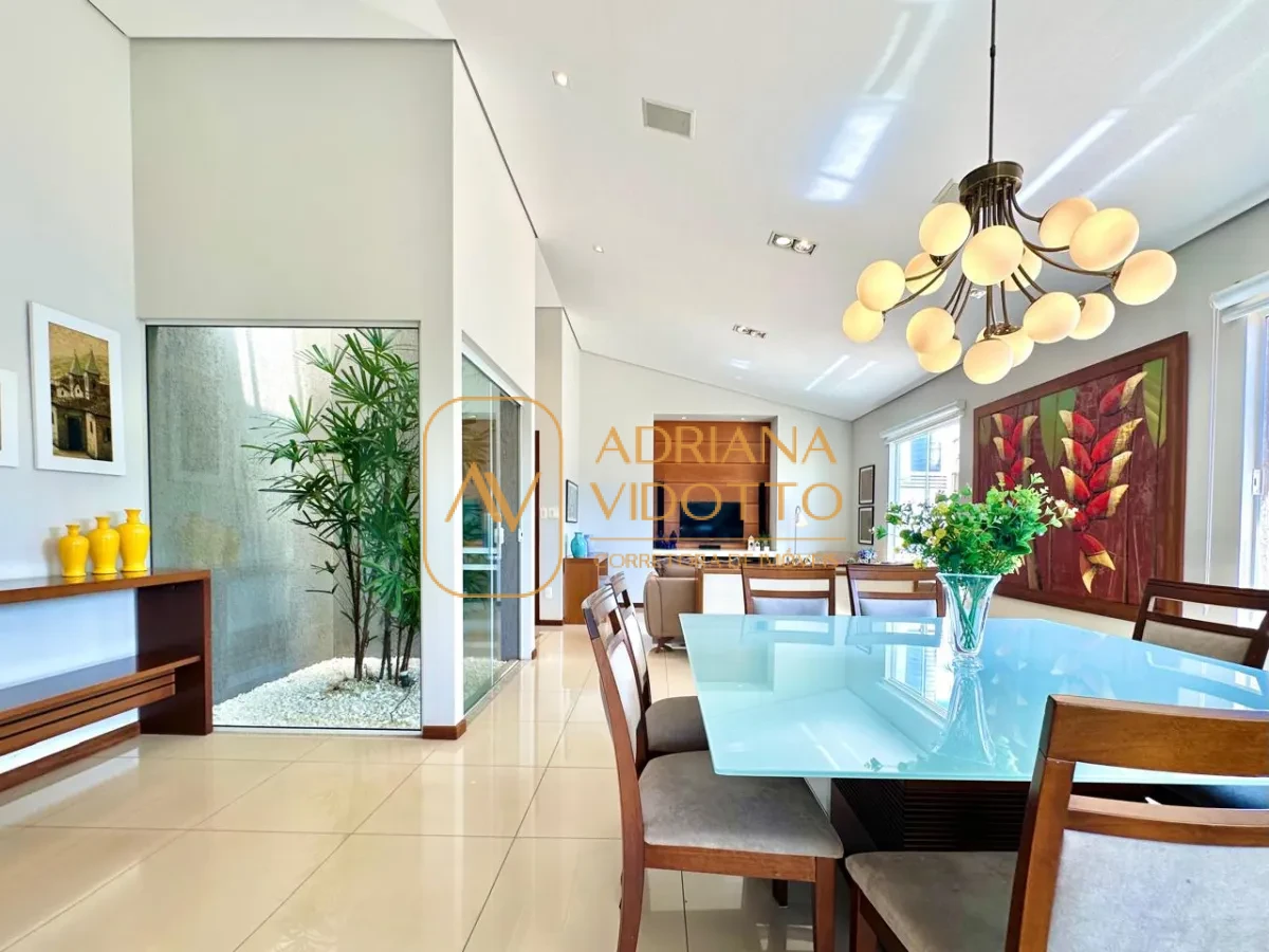 Imagem de Excelente casa em condomínio com 3 quartos, sendo 1 suíte,  piscina, quintal, area gourmet, jardim