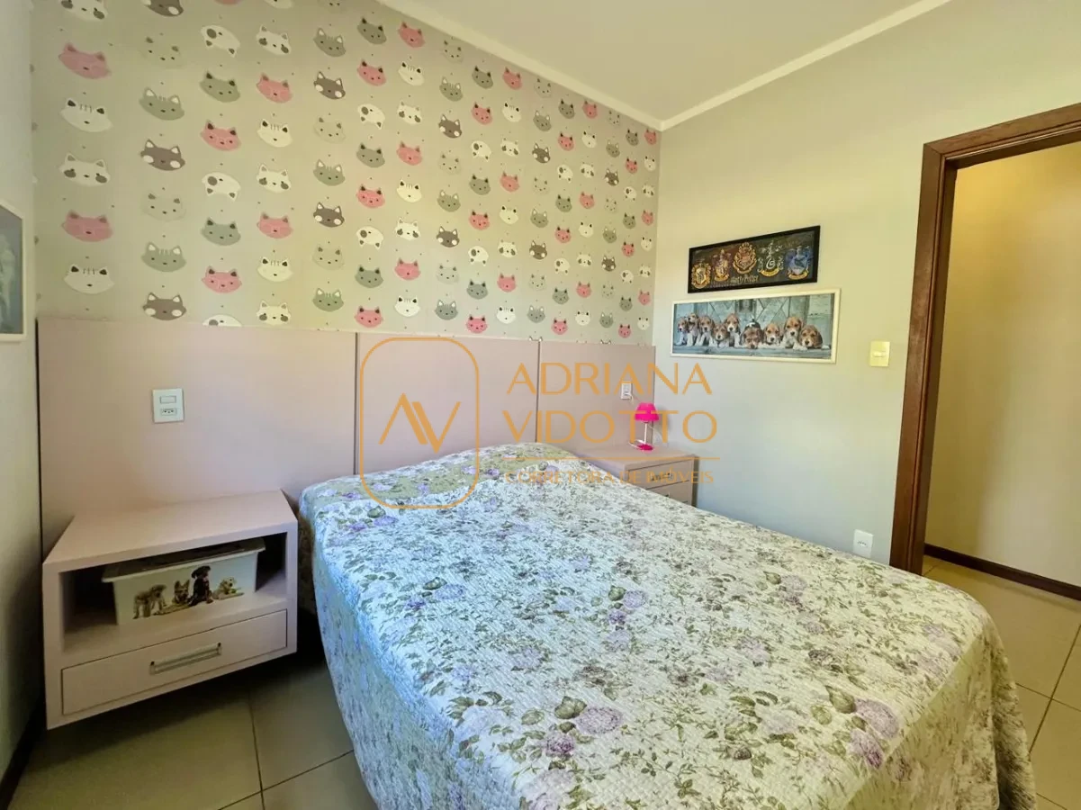 Imagem de Excelente casa em condomínio com 3 quartos, sendo 1 suíte,  piscina, quintal, area gourmet, jardim