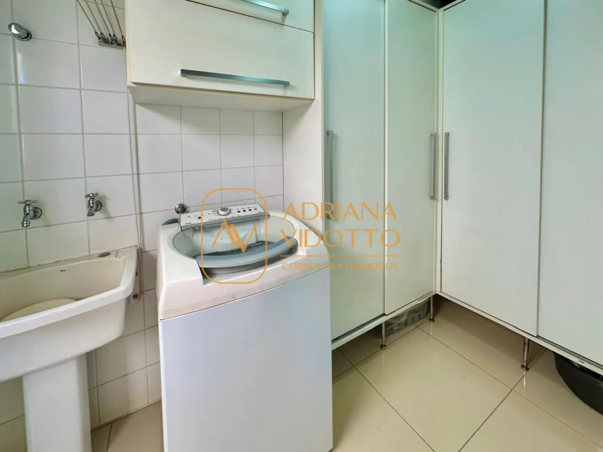 Imagem de Excelente casa em condomínio com 3 quartos, sendo 1 suíte,  piscina, quintal, area gourmet, jardim