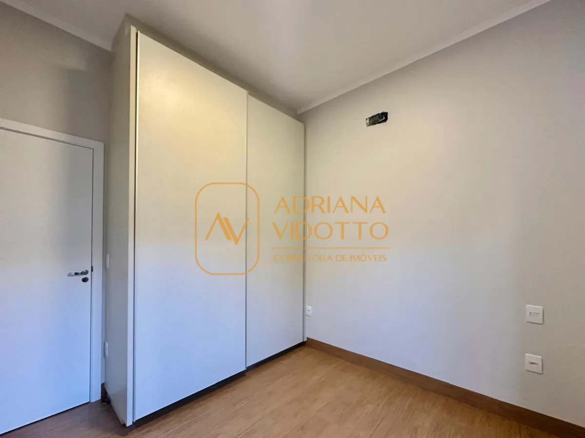 Imagem de Casa de condomínio a venda com 3 quartos, sendo 1 suíte com closet, área gourmet e piscina