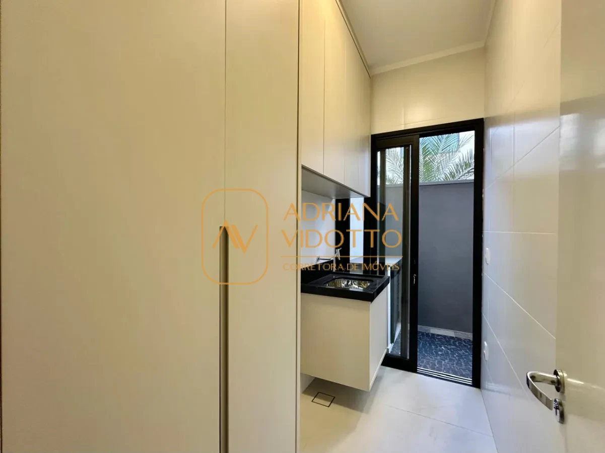 Imagem de Casa de condomínio a venda com 3 quartos, sendo 1 suíte com closet, área gourmet e piscina