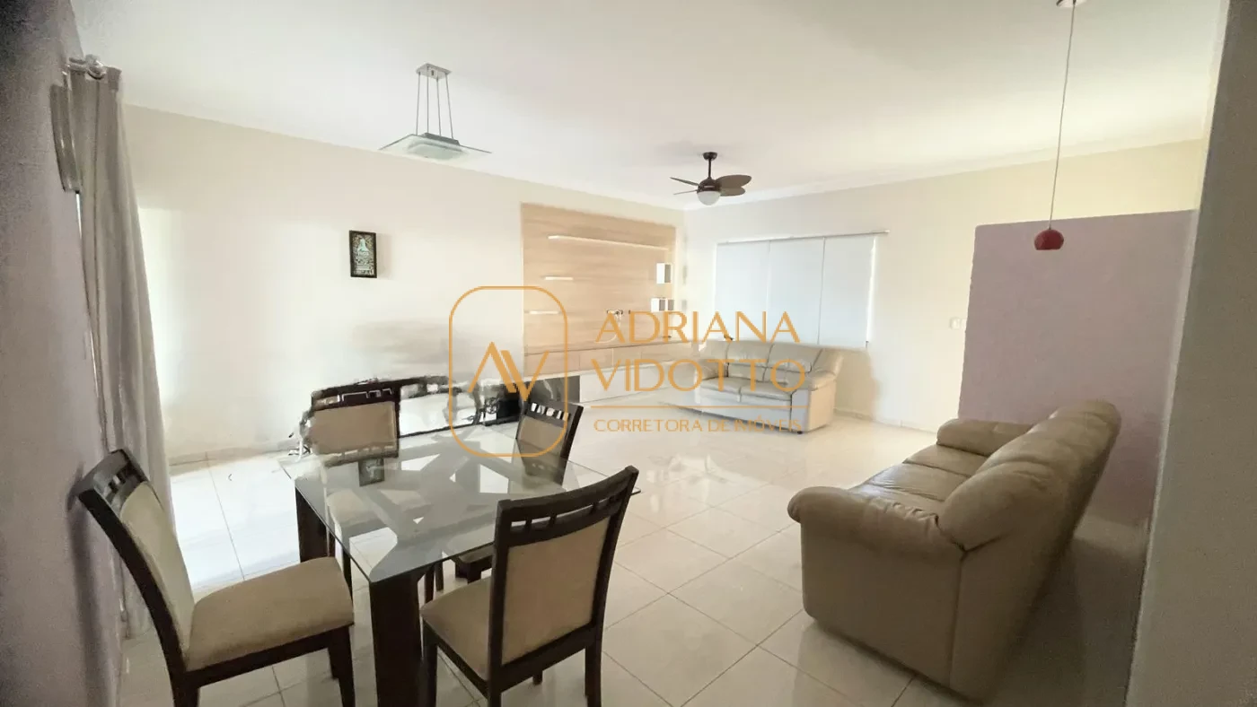 Imagem de Casa à venda no Condomínio Flamboyants com 3 quartos, sendo 1 suíte, área gourmet e piscina