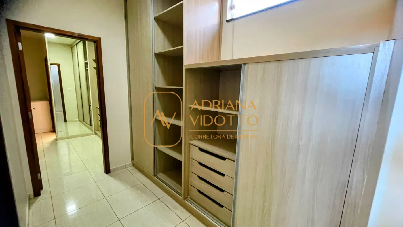 Imagem de Casa à venda no Condomínio Flamboyants com 3 quartos, sendo 1 suíte, área gourmet e piscina