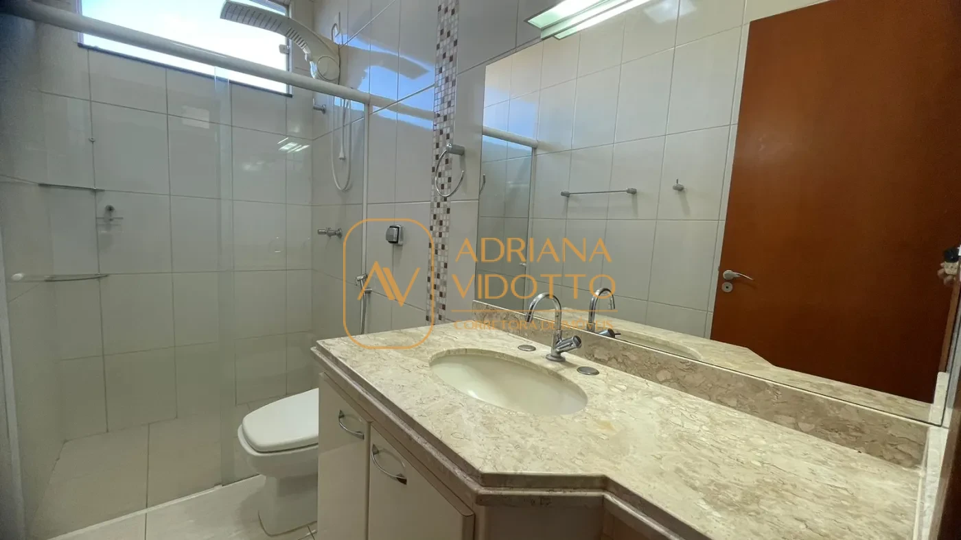 Imagem de Casa à venda no Condomínio Flamboyants com 3 quartos, sendo 1 suíte, área gourmet e piscina