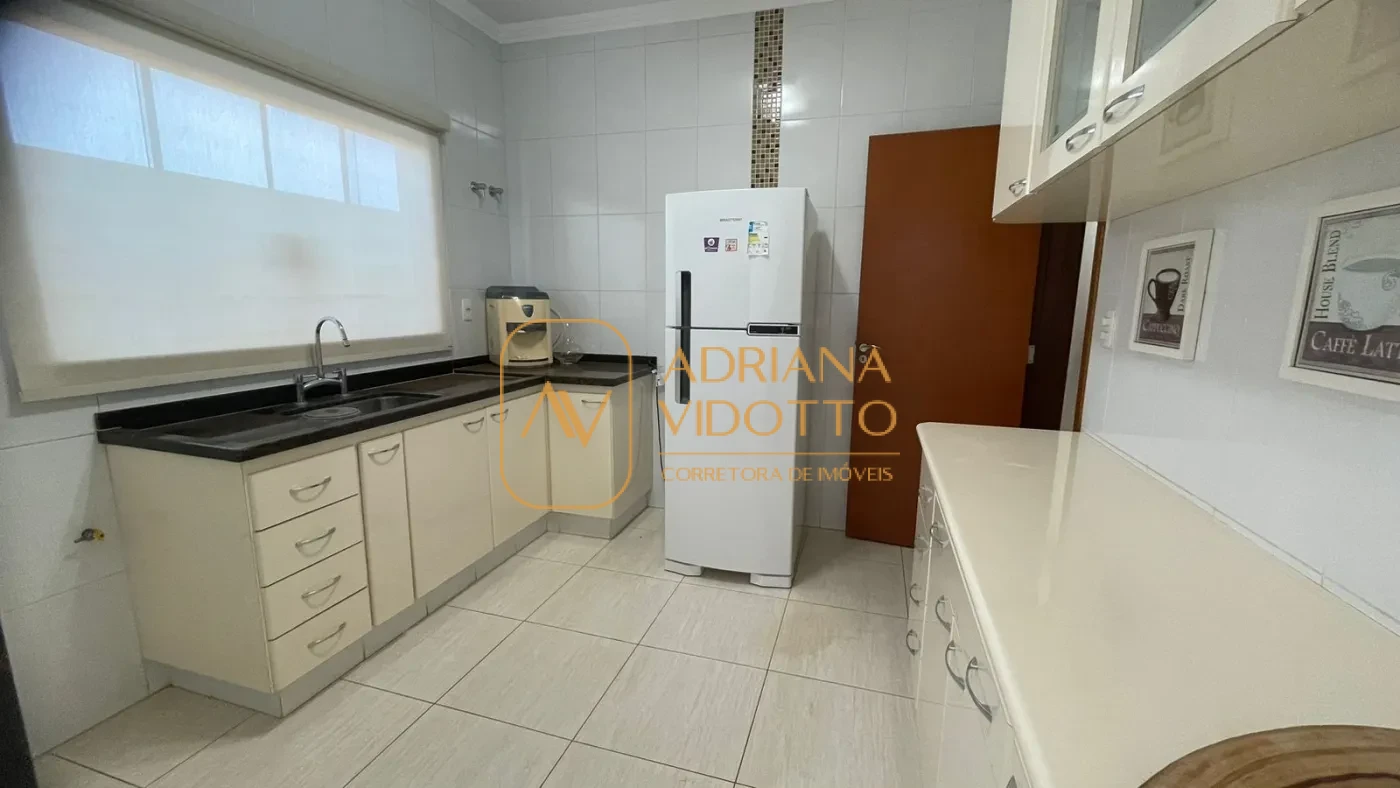 Imagem de Casa à venda no Condomínio Flamboyants com 3 quartos, sendo 1 suíte, área gourmet e piscina