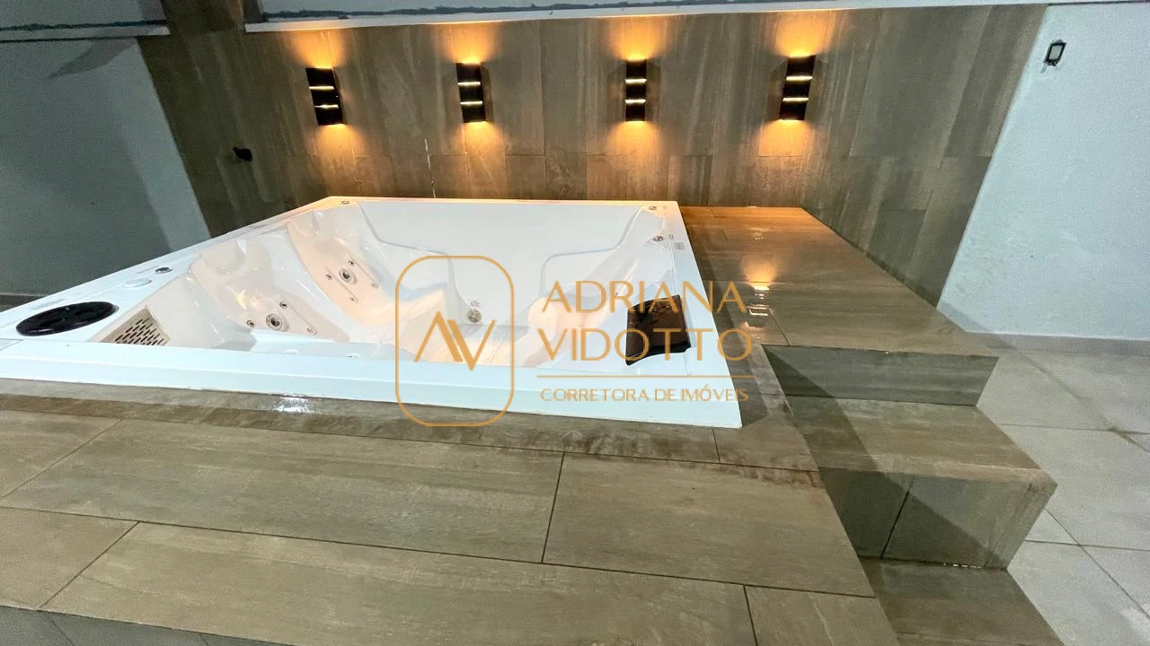 Imagem de Casa em Condomínio moderna com 3 quartos sendo 1 suíte com closet, escritório e jacuzzi 5 lugares para lazer