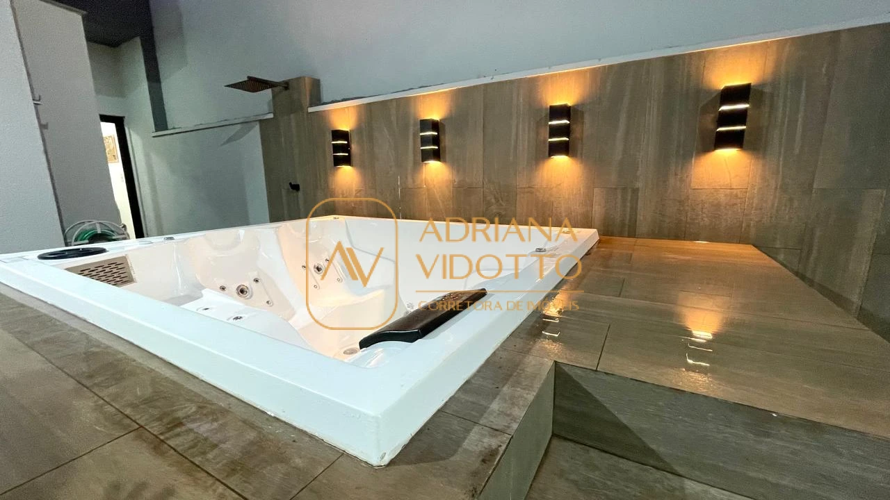 Imagem de Casa em Condomínio moderna com 3 quartos sendo 1 suíte com closet, escritório e jacuzzi 5 lugares para lazer