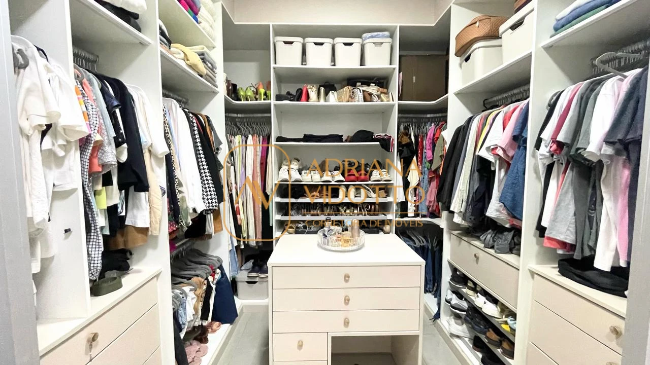 Imagem de Casa em Condomínio moderna com 3 quartos sendo 1 suíte com closet, escritório e jacuzzi 5 lugares para lazer