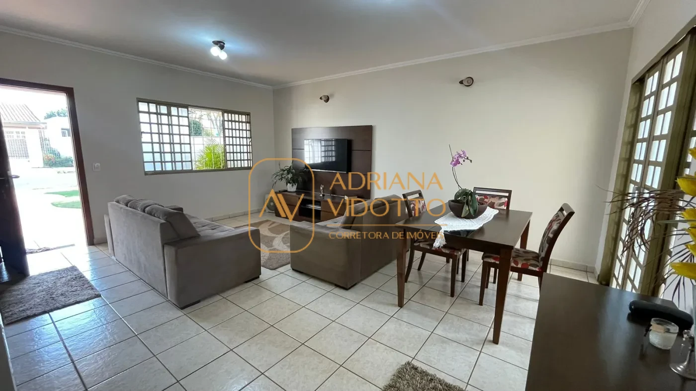 Imagem de Casa à Venda no Condomínio Flamboyants com 3 quartos, sendo 1 suíte e churrasqueira