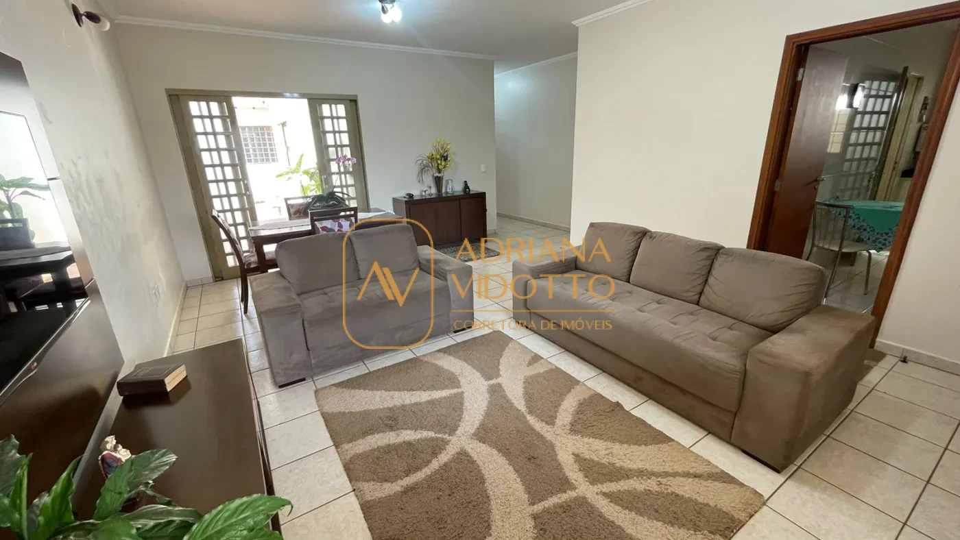 Imagem de Casa à Venda no Condomínio Flamboyants com 3 quartos, sendo 1 suíte e churrasqueira