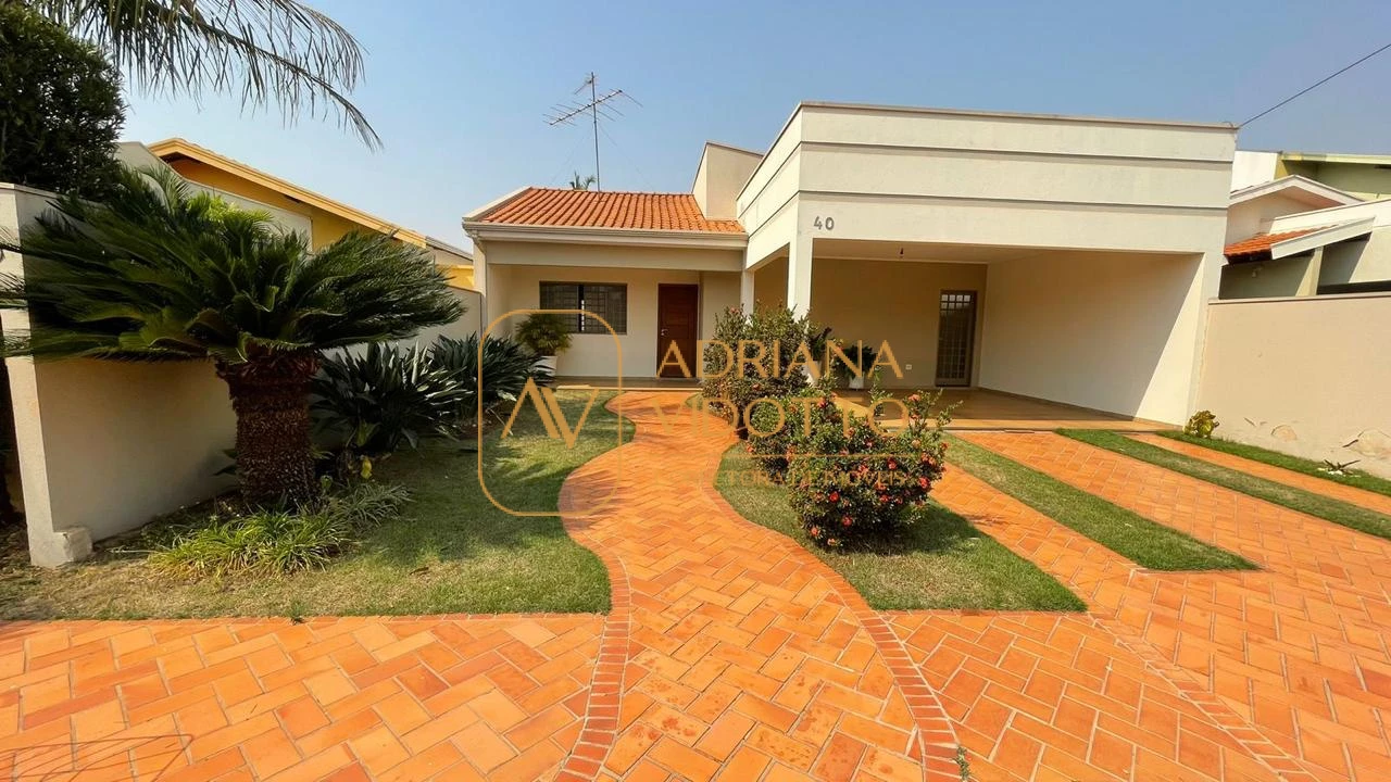 Imagem de Casa à Venda no Condomínio Flamboyants com 3 quartos, sendo 1 suíte e churrasqueira