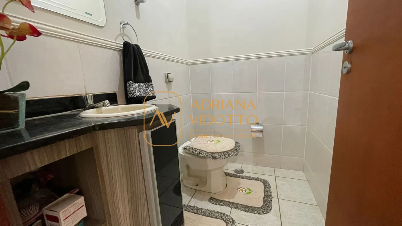 Imagem de Casa à Venda no Condomínio Flamboyants com 3 quartos, sendo 1 suíte e churrasqueira