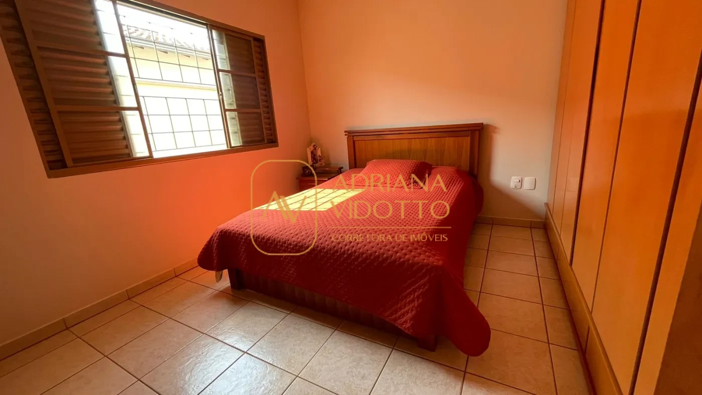 Imagem de Casa à Venda no Condomínio Flamboyants com 3 quartos, sendo 1 suíte e churrasqueira