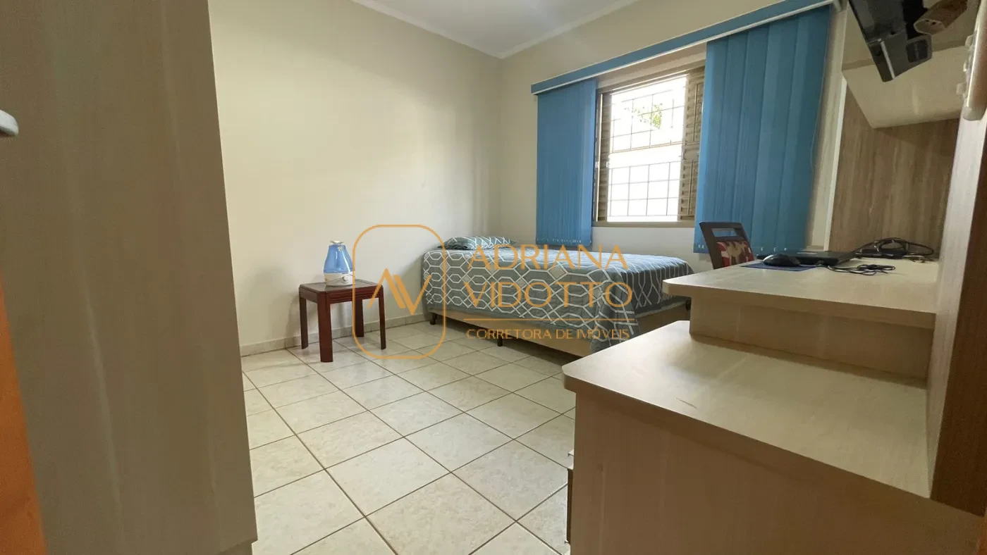 Imagem de Casa à Venda no Condomínio Flamboyants com 3 quartos, sendo 1 suíte e churrasqueira