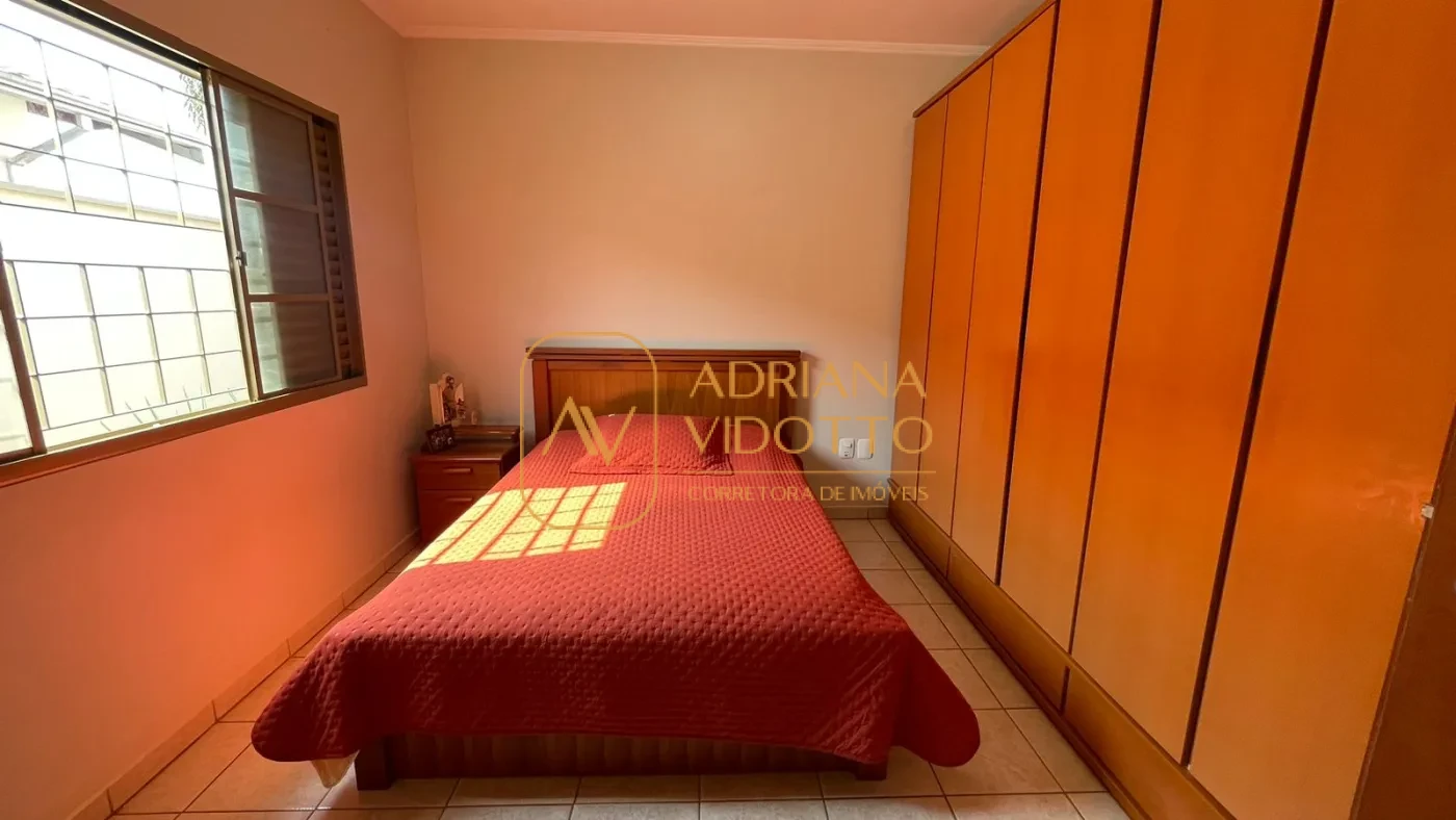 Imagem de Casa à Venda no Condomínio Flamboyants com 3 quartos, sendo 1 suíte e churrasqueira