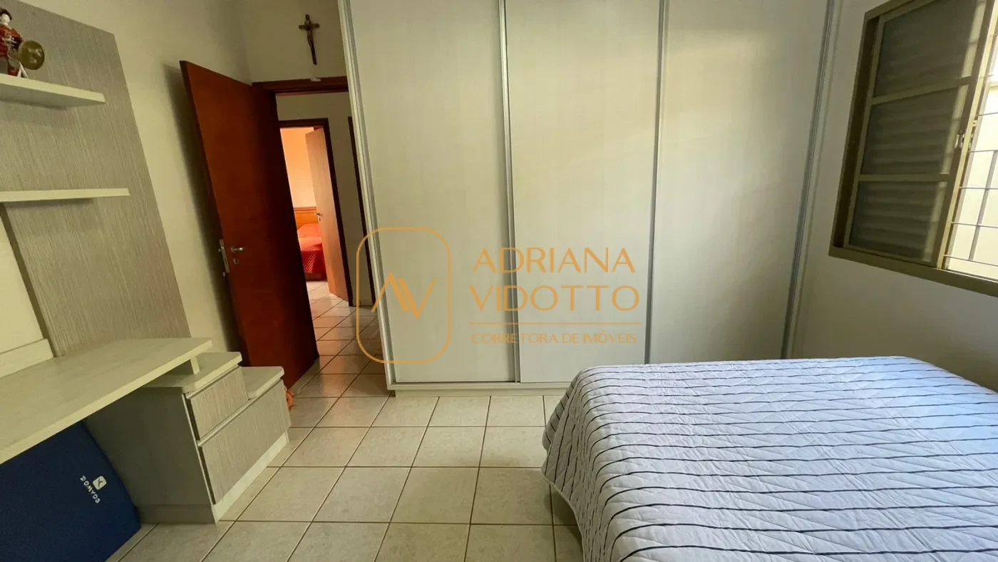 Imagem de Casa à Venda no Condomínio Flamboyants com 3 quartos, sendo 1 suíte e churrasqueira