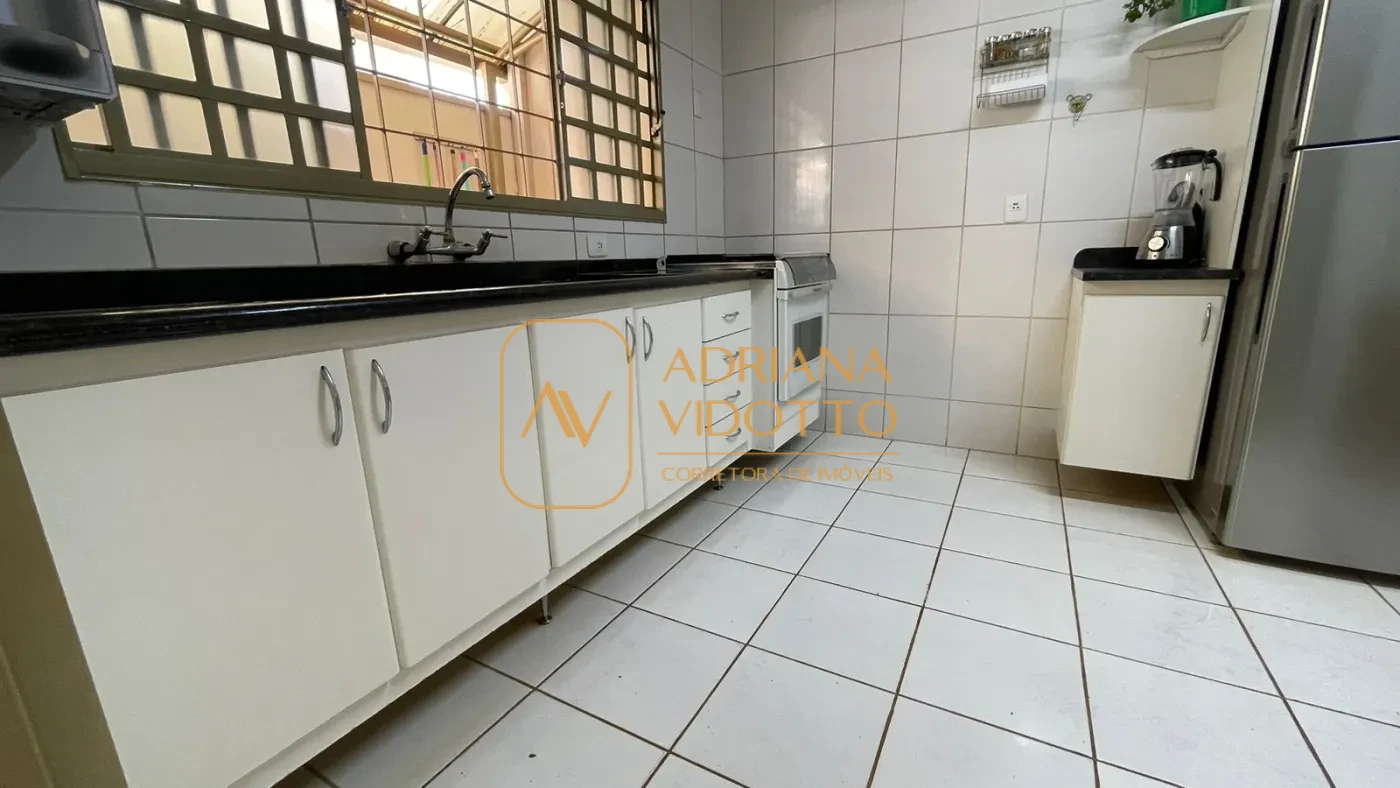 Imagem de Casa à Venda no Condomínio Flamboyants com 3 quartos, sendo 1 suíte e churrasqueira