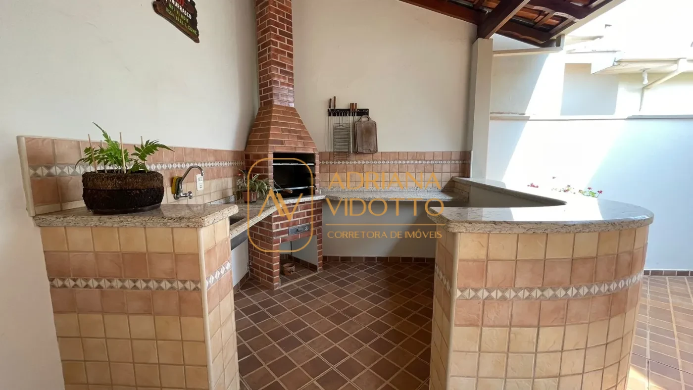 Imagem de Casa à Venda no Condomínio Flamboyants com 3 quartos, sendo 1 suíte e churrasqueira