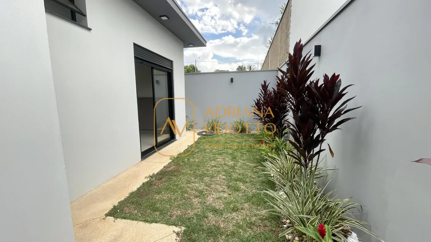 Imagem de CASA EM VILLAGE DAMHA COM 3 SUÍTES, ÁREA GOURMET E ESCRITÓRIO